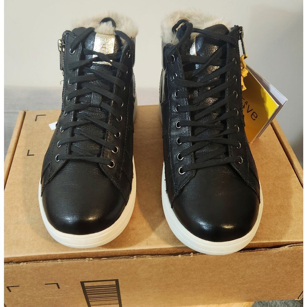Strive Hi-Top Sneaker with Faux Fur Trim – Size 7W BRAND NEW